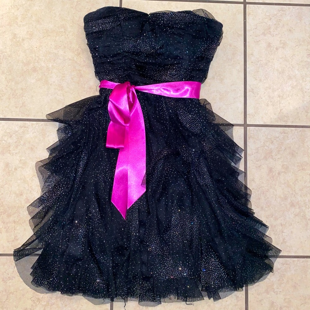 BLACK SWEETHEART MINI DRESS